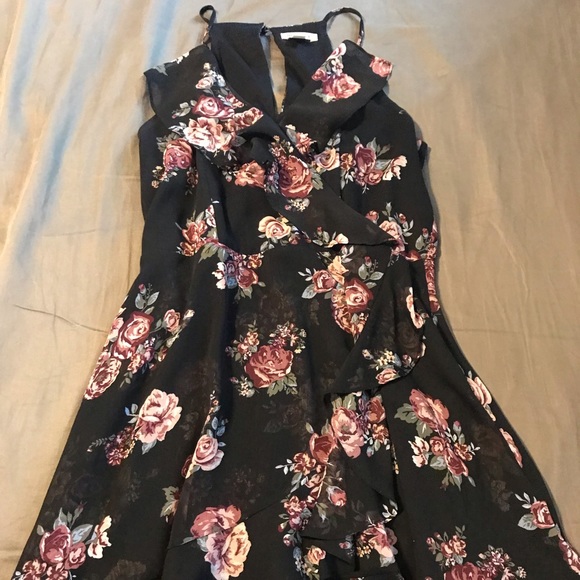 Wore to a wedding, no longer needed - Picture 2 of 5